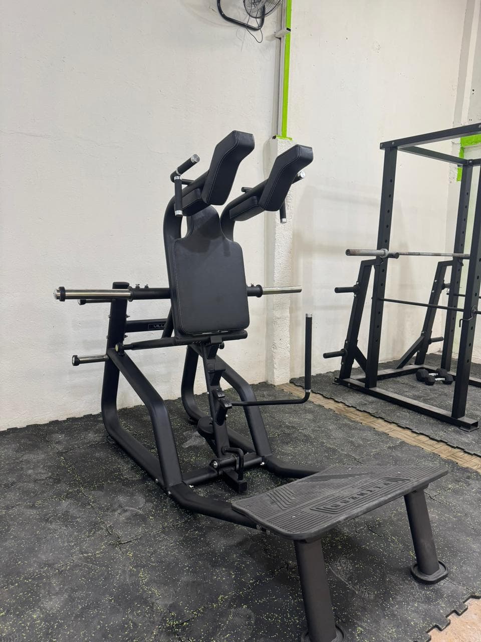 Área de cardio con equipos VillaFit